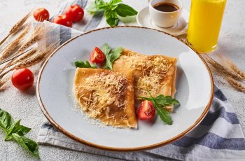Блинчики с ветчиной и сыром